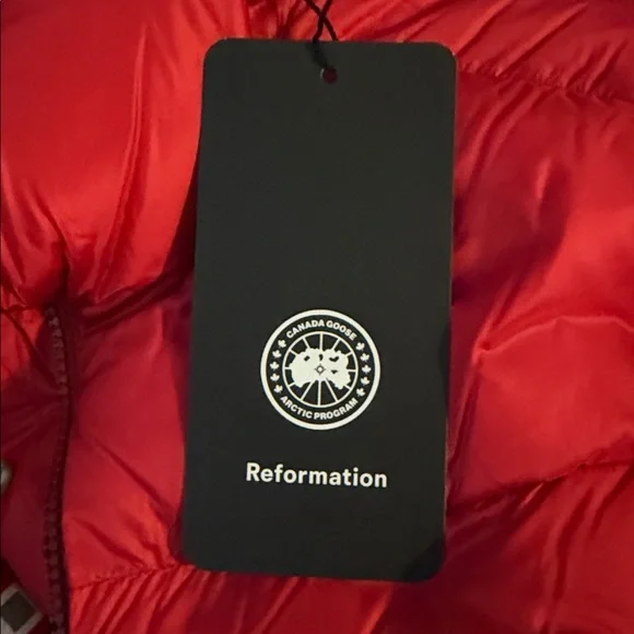 Canada Goose Red Puffer Reversible Jacket - Picture 5 of 6